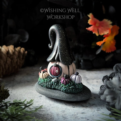 Mini Pumpkin Cottage D